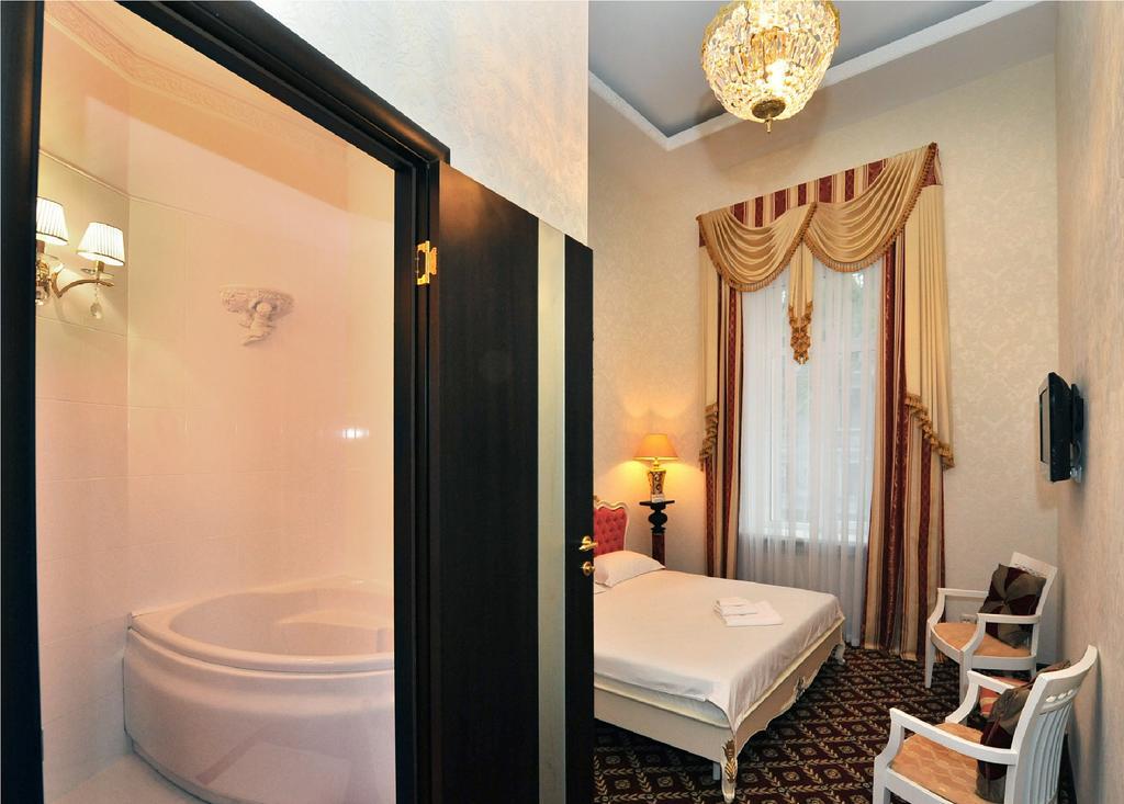 Hotel Queen Valery 3*