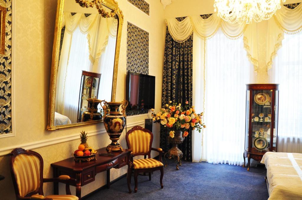 Hotel Queen Valery 3*