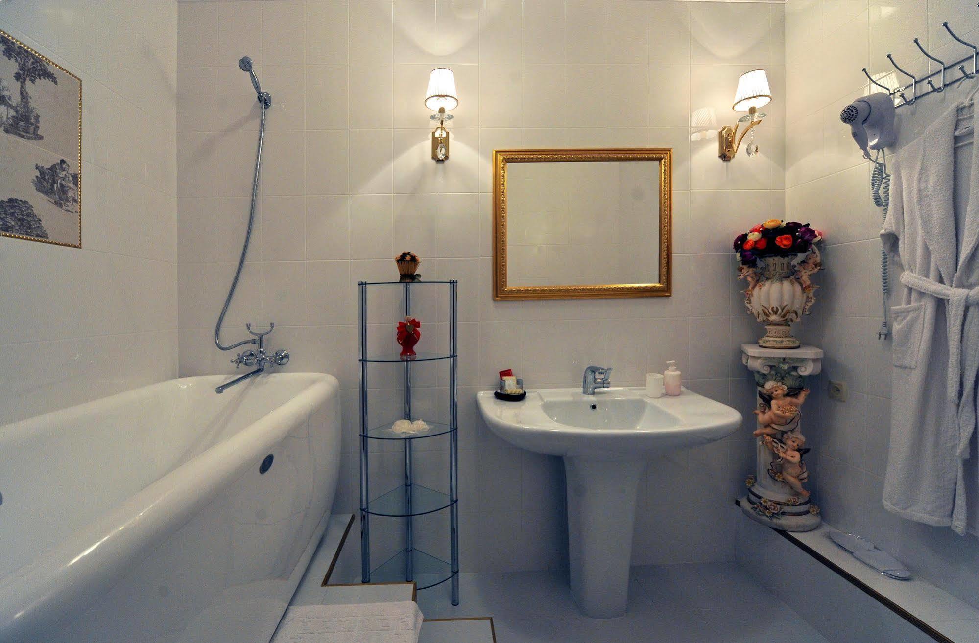 Hotel Queen Valery 3*