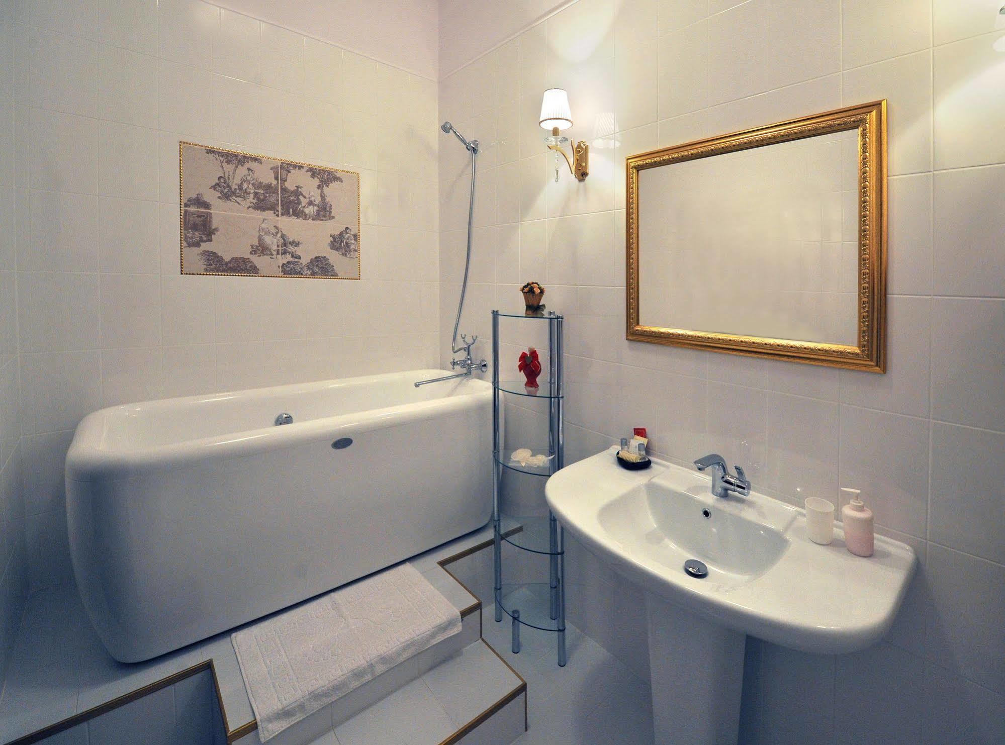 Hotel Queen Valery 3*