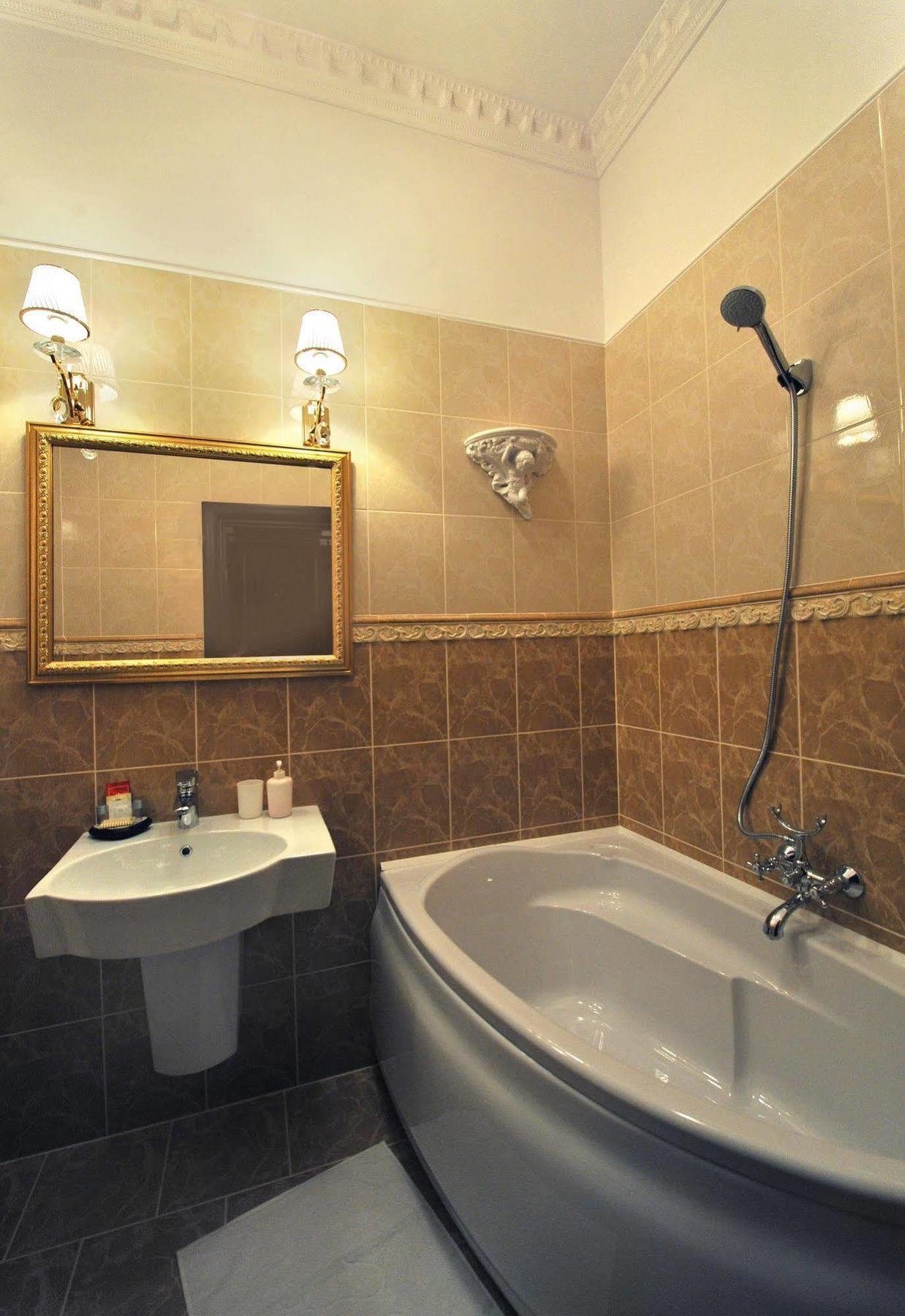 Queen Valery Hotel