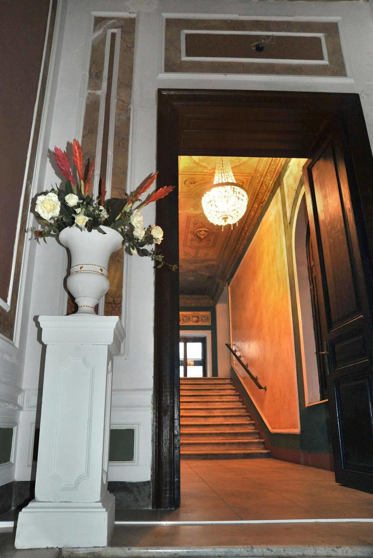 Hotel Queen Valery 3*