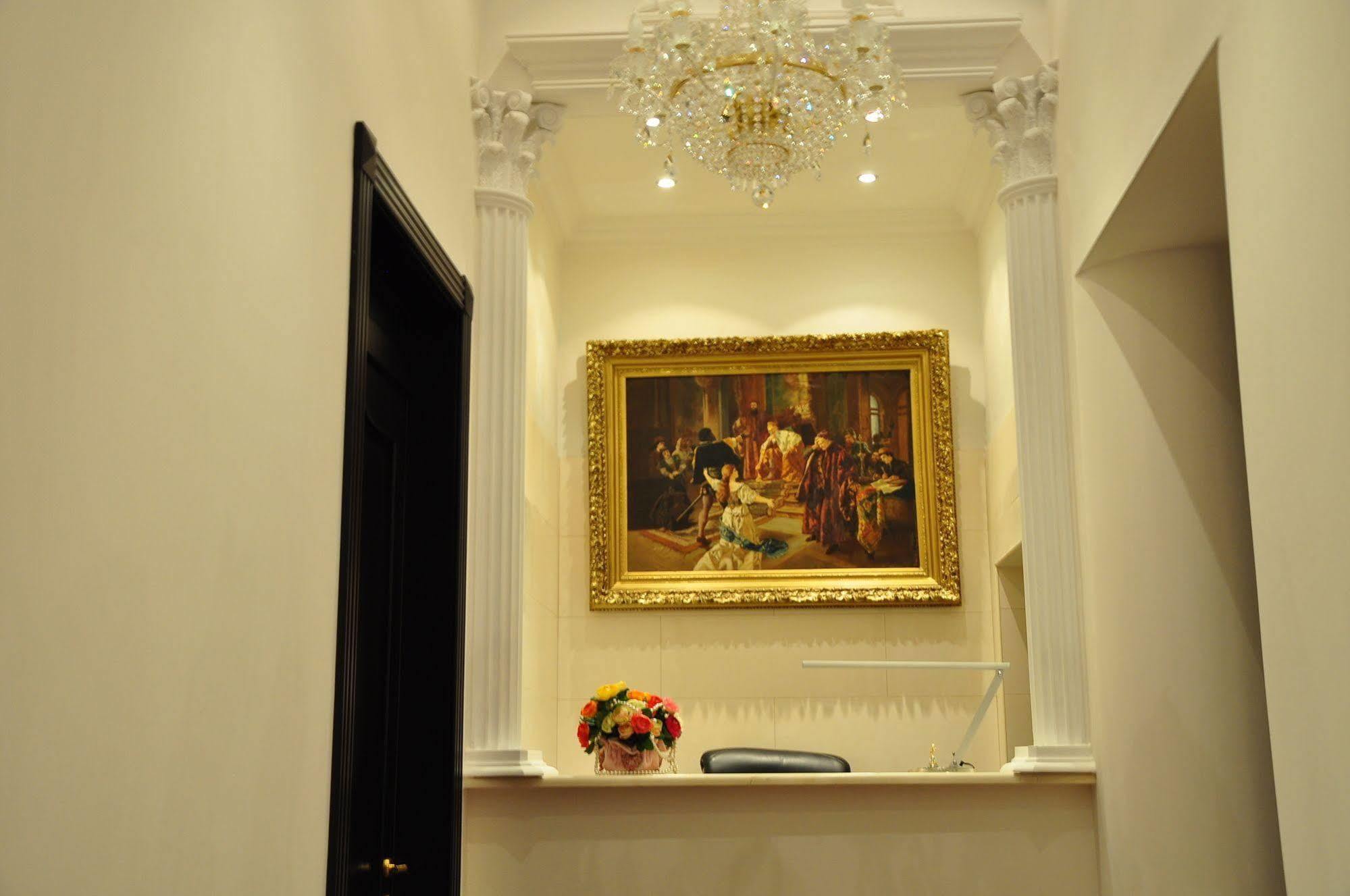 Отель Queen Valery